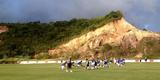 Para poupar o gramado do Arruda, sem um campo para treinar, o Santa Cruz recorreu ao CT Wilson Campos, do Nutico. Trabalho de recuperao dos jogadores corais na tarde desta segunda-feira foi feito em terreno alvirrubro