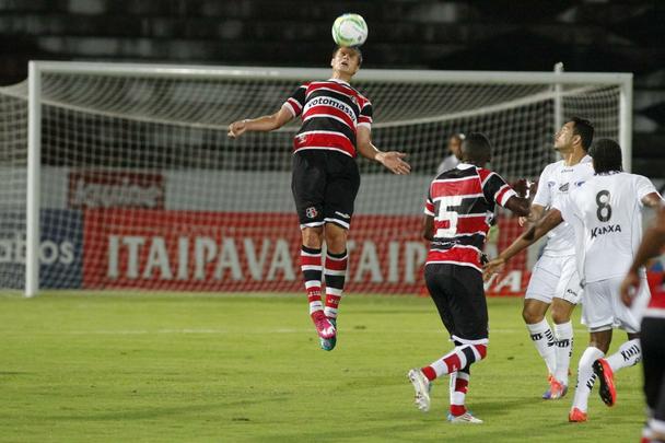Ao contrrio do que aconteceu em 11 partidas (e nas duas ltimas), o Santa Cruz segurou o placar e deu 'at logo' ao Arruda com vitria sobre o Bragantino: 2 a 1. Os gols do Tricolor na partida foram marcados por Wescley e Alemo; Lo Jaime descontou para os visitantes.
