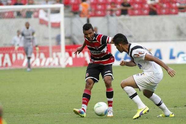 Santa Cruz recebeu o Vasco na Arena Pernambuco em partida vlida pela 30 rodada da Srie B.