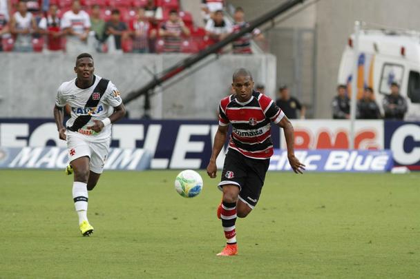 Santa Cruz recebeu o Vasco na Arena Pernambuco em partida vlida pela 30 rodada da Srie B.