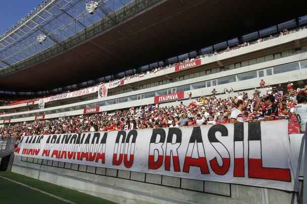 Santa Cruz recebeu o Vasco na Arena Pernambuco em partida vlida pela 30 rodada da Srie B.