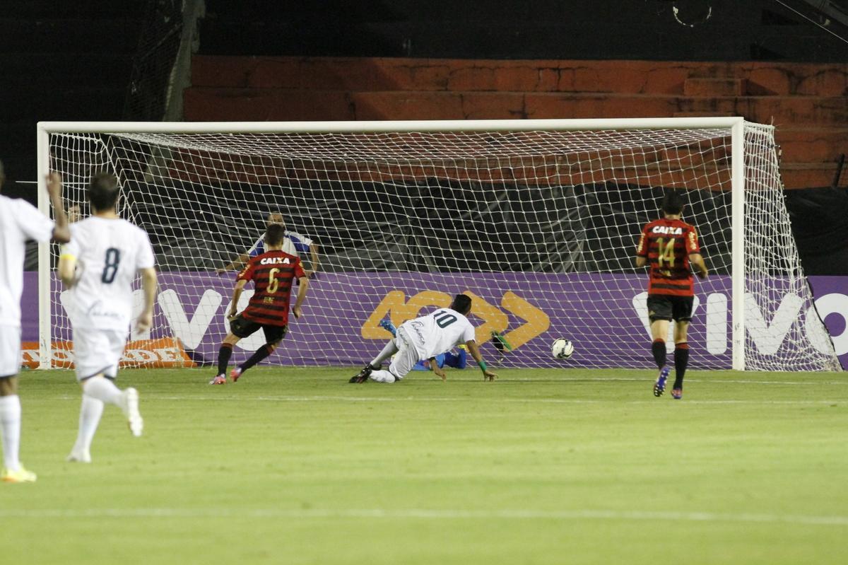 Rubro-negros e esmeraldinos fizeram uma partida equilibrada e morna Ilha do Retiro, vlida pela 30 rodada do Campeonato Brasileiro, at Esquerdinha marcar aos 45 da segunda etapa para os visitantes. Sem um nico ponto somado, o Leo tem 37 e est na 12 colocao.