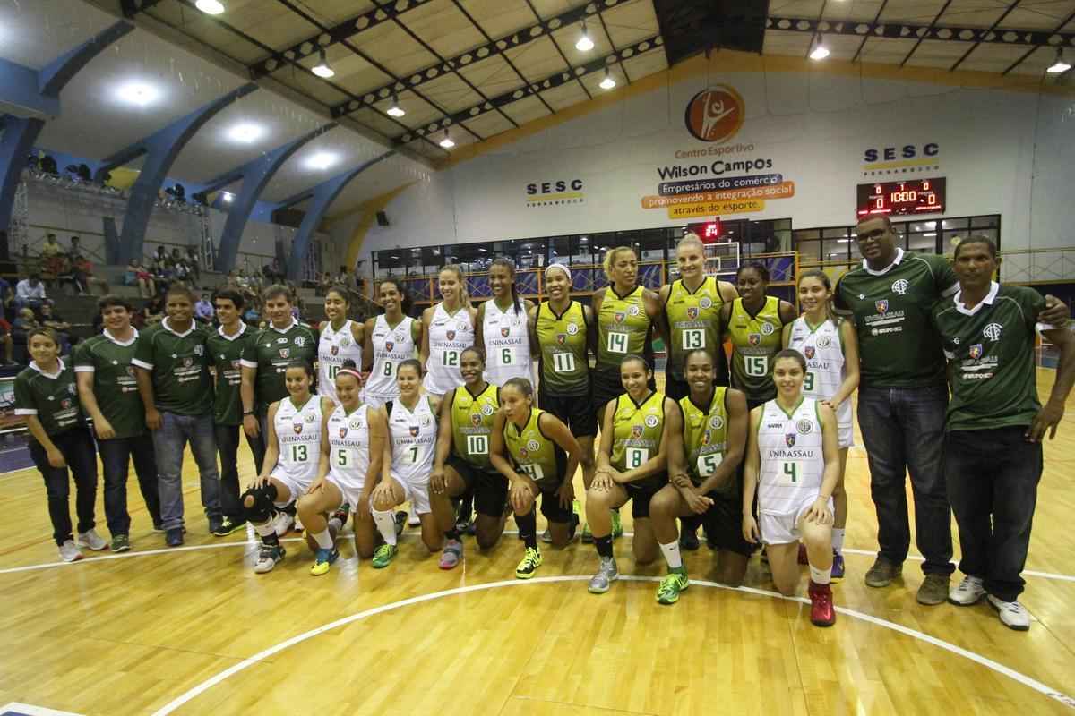 Nesta quinta-feira, no Sesc Santo Amaro, Gattei iniciou oficialmente sua carreira como treinadora