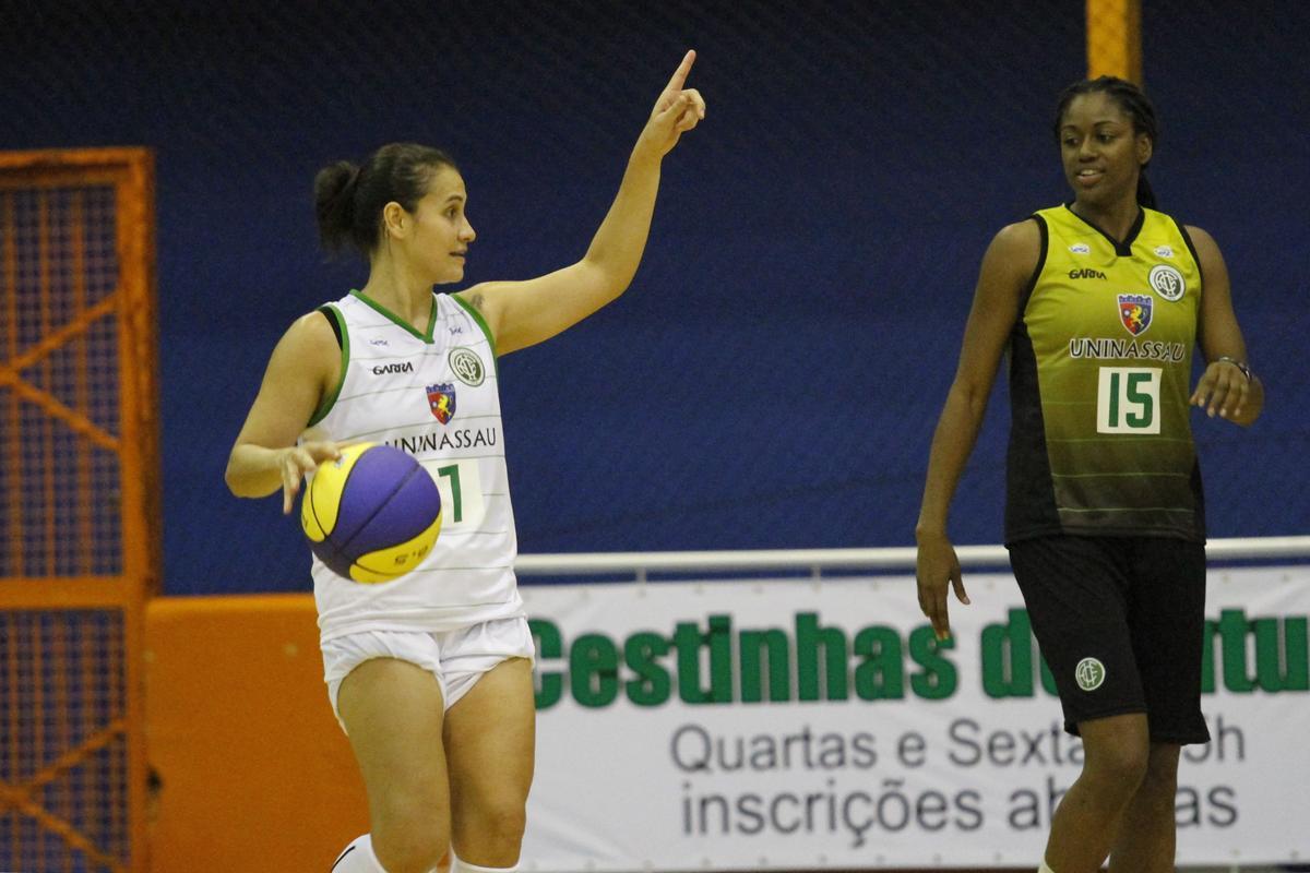 Nesta quinta-feira, no Sesc Santo Amaro, Gattei iniciou oficialmente sua carreira como treinadora