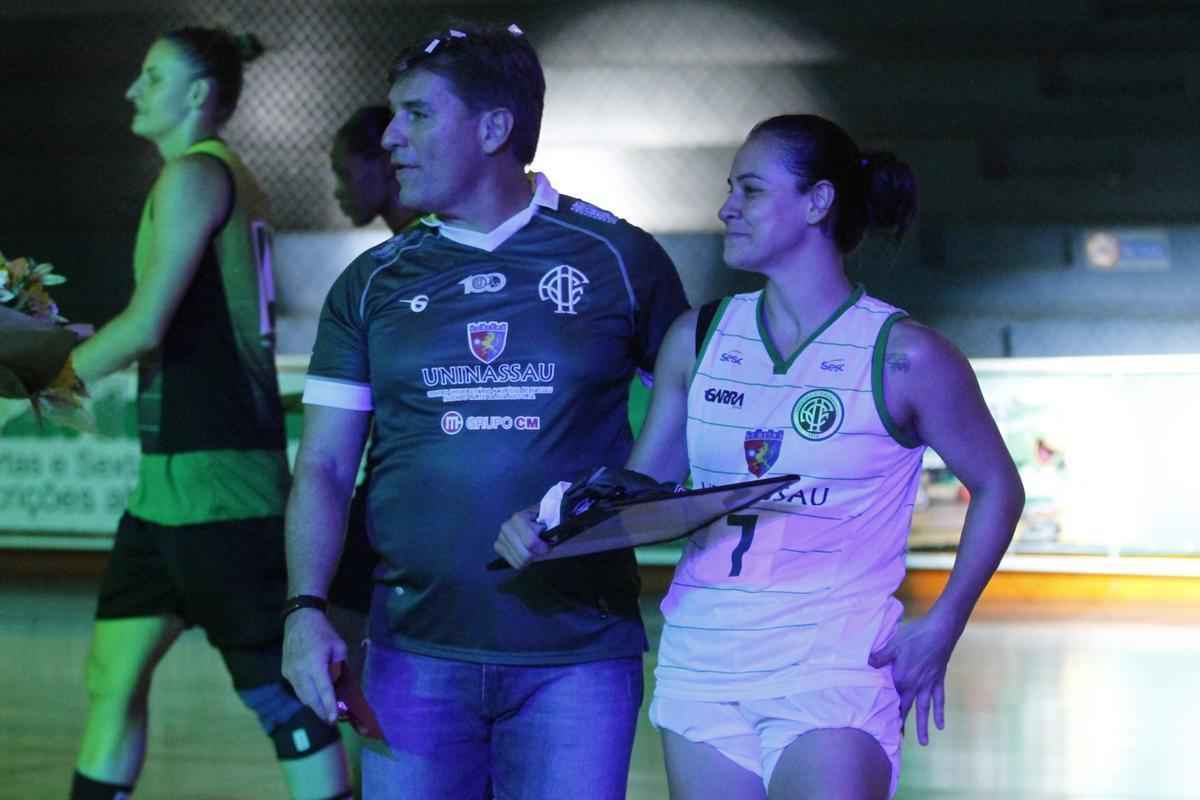 Nesta quinta-feira, no Sesc Santo Amaro, Gattei iniciou oficialmente sua carreira como treinadora