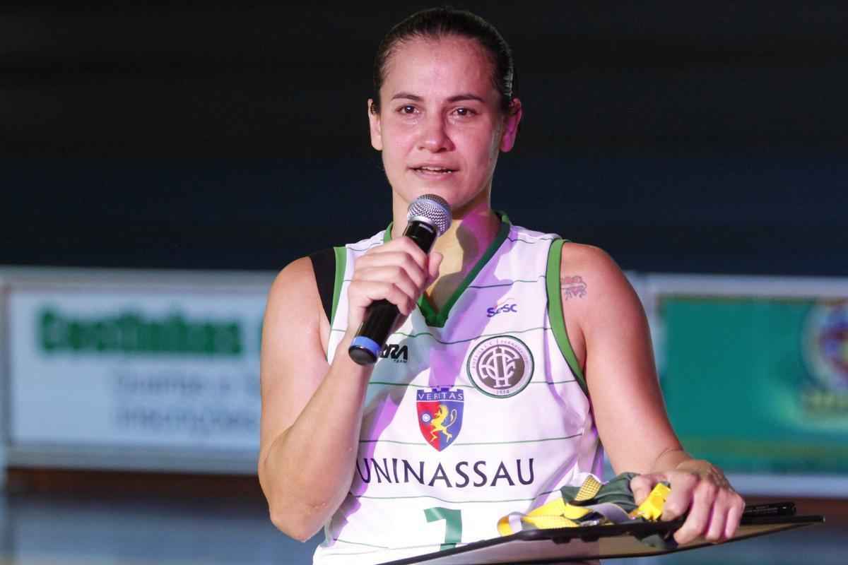 Nesta quinta-feira, no Sesc Santo Amaro, Gattei iniciou oficialmente sua carreira como treinadora