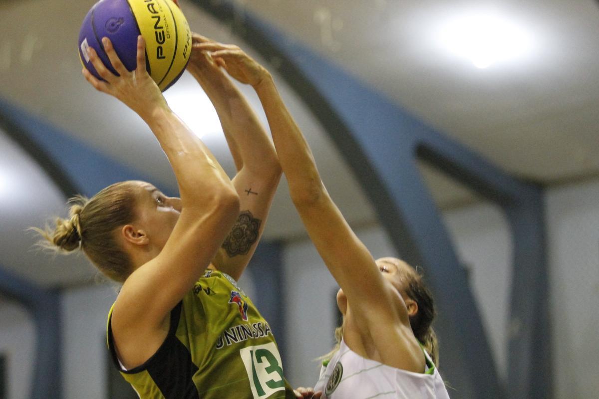 Nesta quinta-feira, no Sesc Santo Amaro, Gattei iniciou oficialmente sua carreira como treinadora