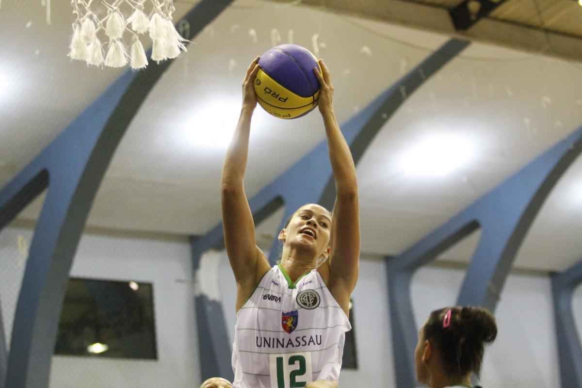 Nesta quinta-feira, no Sesc Santo Amaro, Gattei iniciou oficialmente sua carreira como treinadora