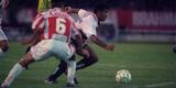 O segundo duelo entre N�utico e Santa Cruz na Segundona de 1996 foi em 8 de setembro. No Arruda, Douglas abriu o marcador para o N�utico, aos 40 do 1� tempo. Autor dos dois gols do Santa no primeiro jogo, Maur�cio empatou a partida aos 45 do 2� tempo. 