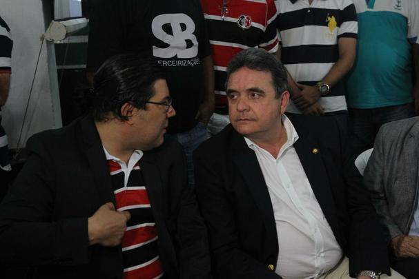 Em cerimnia no Arruda, novo mandatrio assumiu o comando do clube pelos prximos trs anos. A promessa  de que a linha administrativa de Antnio Luiz Neto seja mantida.