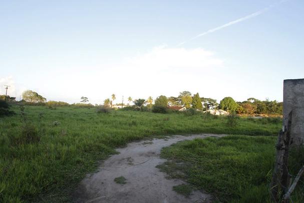 Atualmente, cenário é de abandono. Presidente do clube promete utilização dentro de seis meses, e população local espera desenvolvimento trazido pelo clube.