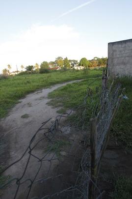 Atualmente, cenário é de abandono. Presidente do clube promete utilização dentro de seis meses, e população local espera desenvolvimento trazido pelo clube.