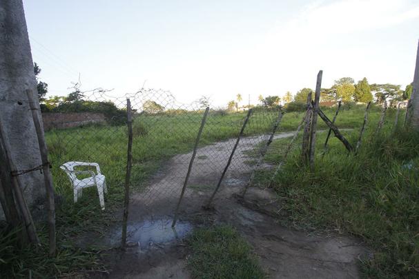 Atualmente, cenário é de abandono. Presidente do clube promete utilização dentro de seis meses, e população local espera desenvolvimento trazido pelo clube.