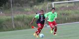 Jogadores do Nutico em treino na pr-temporada no CT do clube recebem reforo do zagueiro Leandro Euzbio