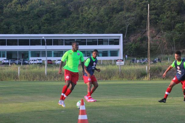 Moacir Junior esboou equipe no 4-4-2, mas as peas devem mudar at a estreia no Campeonato Pernambucano contra o Salgueiro