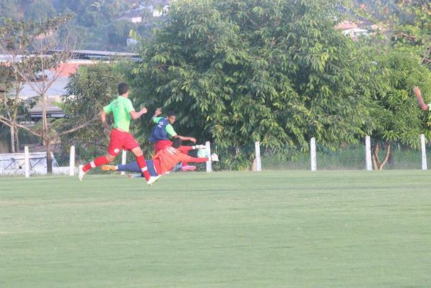 Moacir Junior esboou equipe no 4-4-2, mas as peas devem mudar at a estreia no Campeonato Pernambucano contra o Salgueiro