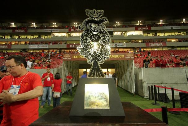 Leo derrotou o Nacional do Uruguai por 2 a 1 na Arena Pernambuco, no primeiro teste da temporada. Leo teve boa atuao principalmente no primeiro tempo, quando marcou os gols da vitria, assinalados por Samuel e Danilo
