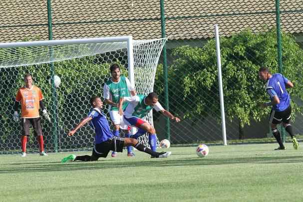Rubro-negros tiveram tarde movimentada no CT. Alm da visita e jogo-treino com presenas de Diego Souza, Rodrigo Mancha e Joelinton, titulares do amistoso contra o Nacional-URU ficaram fazendo movimentao em separado do elenco