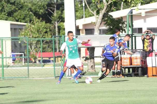 Rubro-negros tiveram tarde movimentada no CT. Alm da visita e jogo-treino com presenas de Diego Souza, Rodrigo Mancha e Joelinton, titulares do amistoso contra o Nacional-URU ficaram fazendo movimentao em separado do elenco