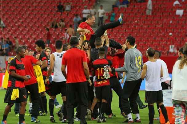 23/04/2014 - Ttulo estadual - Sport vence o Nutico por 1 a 0 na Arena PE e volta a ser campeo pernambucano aps quatro anos.
