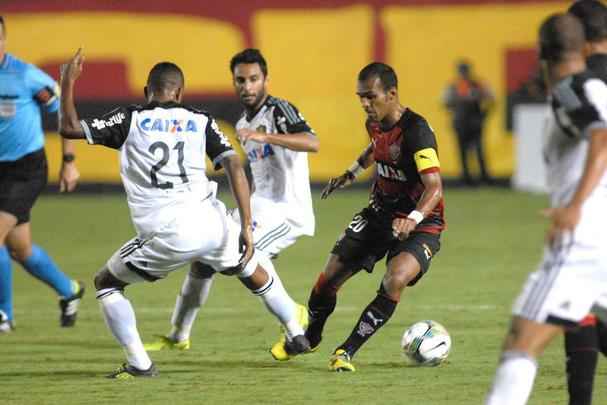 03/09/2014 - Decepo - Sport  derrotado pelo Vitria e est precocemente eliminado da Sul-Americana.