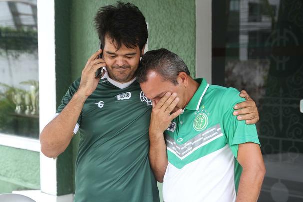 ' muito triste toda essa situao. O Amrica perder o seu patrimnio por causa de uma dvida de R$ 110 mil.'