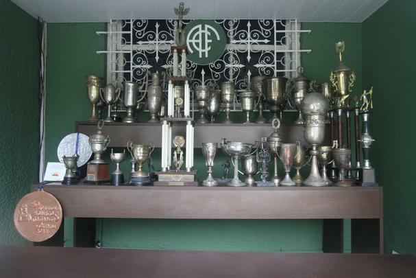 Amrica foi campeo pernambucano por cinco vezes, todas na primeira metade do ltimo sculo: 1918, 1919, 1921, 1922, 1927 e 1944.