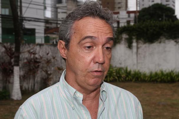 O presidente da Federao Pernambucana de Futebol (FPF), Evandro Carvalho, tambm esteve presente na sede nesta quinta-feira.