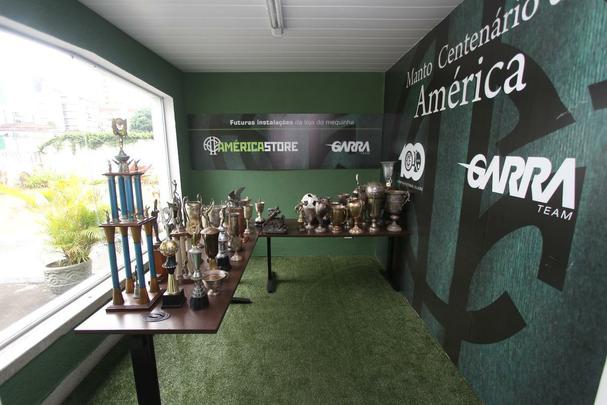 Nos ltimos anos, o Amrica tenta se reerguer, voltando  primeira diviso do Campeonato Pernambucano e com uma nova equipe de basquete feminino, j campeo estadual e disputando a LBF.