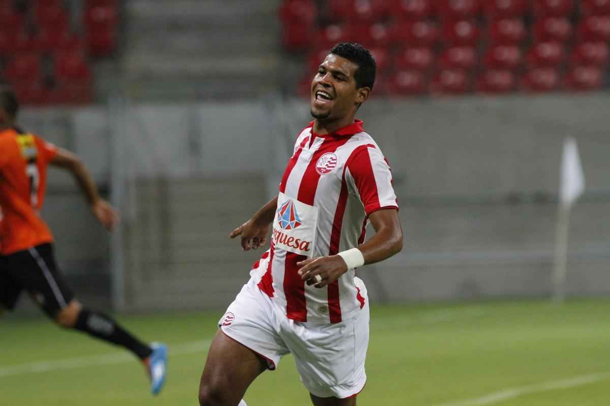 Timbu jogou sua terceira partida pelo Estadual e saiu na frente do Serra Talhada no primeiro tempo com um gol de Renato