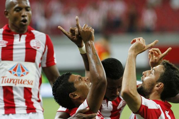 Timbu jogou sua terceira partida pelo Estadual e saiu na frente do Serra Talhada no primeiro tempo com um gol de Renato