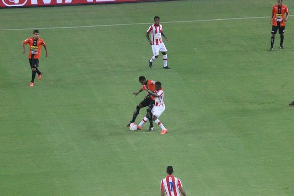Timbu jogou sua terceira partida pelo Estadual e saiu na frente do Serra Talhada no primeiro tempo com um gol de Renato