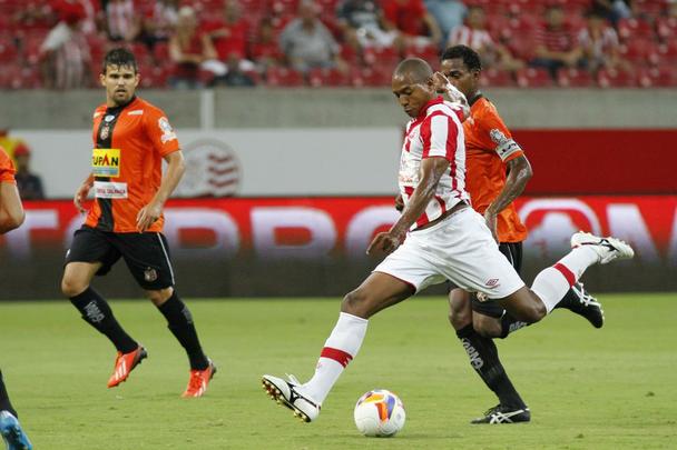 Timbu jogou sua terceira partida pelo Estadual e saiu na frente do Serra Talhada no primeiro tempo com um gol de Renato. Na segunda etapa, Josimar (2) e Guilherme deram nmeros finais ao triunfo alvirrubro.