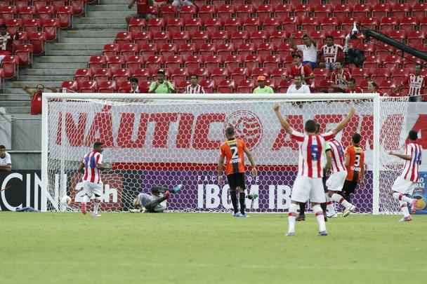 Timbu jogou sua terceira partida pelo Estadual e saiu na frente do Serra Talhada no primeiro tempo com um gol de Renato. Na segunda etapa, Josimar (2) e Guilherme deram nmeros finais ao triunfo alvirrubro.