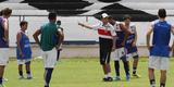 Ricardinho tenta ajustar time coral para partida contra o Central pelo Campeonato Pernambucano, na prxima quarta-feira
