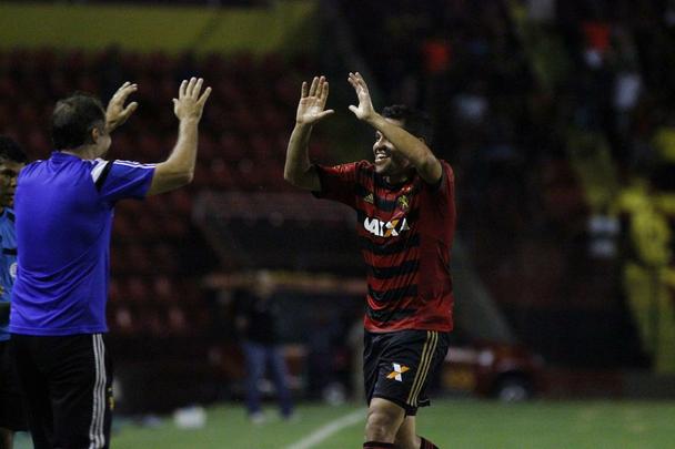 Em noite de pouca inspirao, o Sport jogou contra o Central na Ilha do Retiro. S conseguiu o gol da vitria nos instantes finais, atravs de Felipe Azevedo.