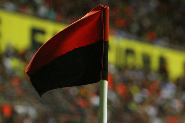 Em noite de pouca inspirao, o Sport jogou contra o Central na Ilha do Retiro. S conseguiu o gol da vitria nos instantes finais, atravs de Felipe Azevedo.