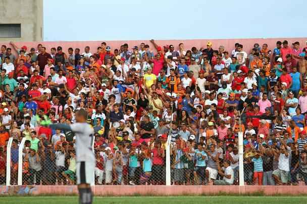 Sob forte sol e com estdio lotado, Sport e Serra Talhada se encontraram pelo Campeonato Pernambucano