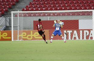 Com gol do jovem Renato, o Timbu conseguiu uma importante vitria que o deixou em situao bem mais cmoda na Copa do Nordeste.