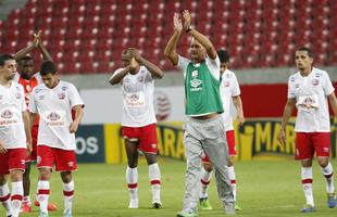 Com gol do jovem Renato, o Timbu conseguiu uma importante vitria que o deixou em situao bem mais cmoda na Copa do Nordeste.