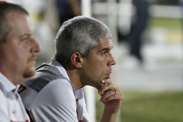 Equipe coral venceu partida por 3 a 0 com gols de Raniel e dois de Betinho