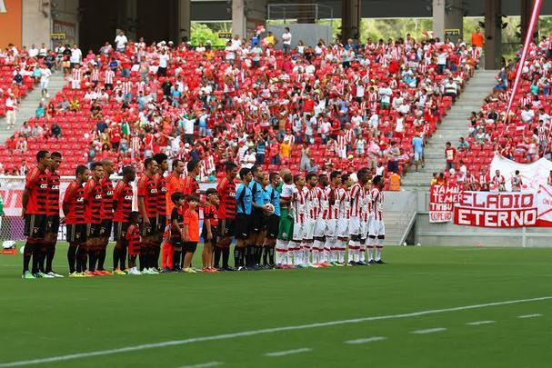Após um início de jogo morno, o clássico esquentou de vez quando Joelinton foi expulso, ainda no primeiro tempo. Náutico não aproveitou vantagem e, logo na volta do 2º tempo, o Leão abriu o placar com Wendel. Já nos minutos finais da partida, o zagueiro Éwerton Páscoa definiu o placar, após brilhante jogada individual do capitão Durval