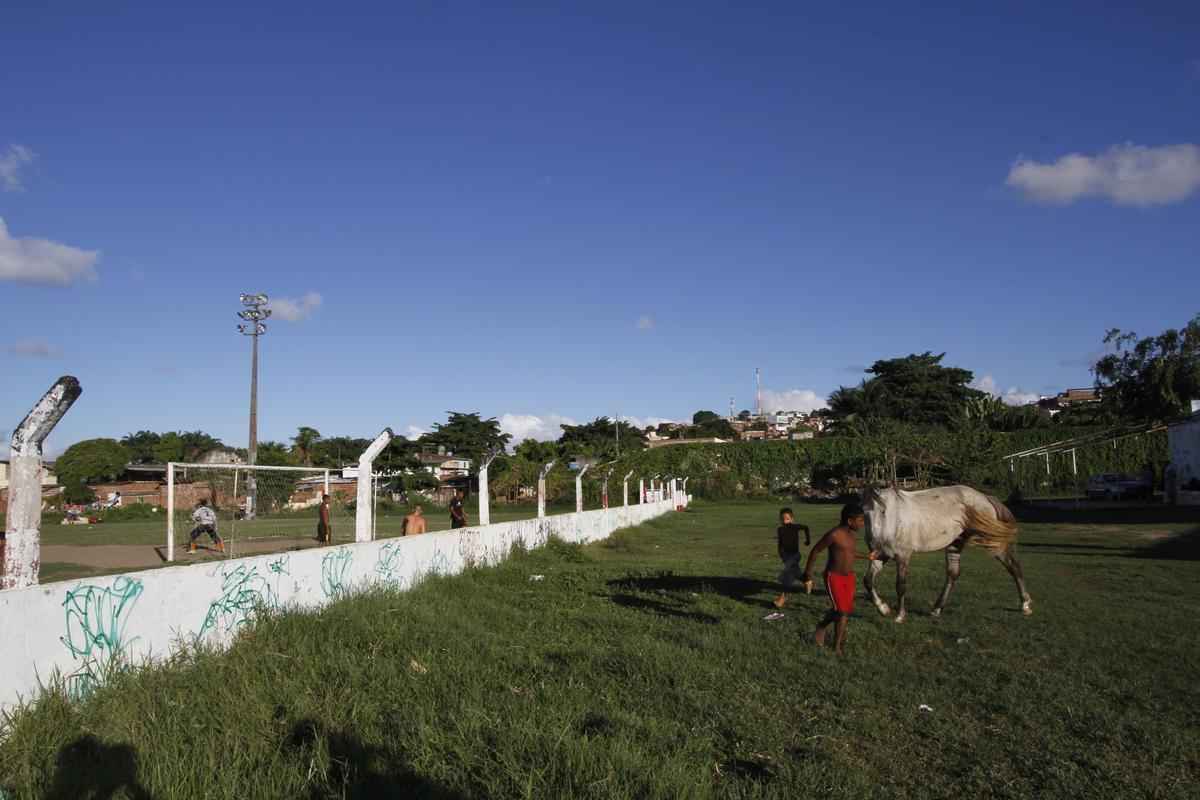 A estrutura do centro de treinamento da base do Santa Cruz. CT precrio est localizado no bairro de Dois Unidos, no Recife
