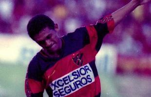 O Nutico ficou novamente de fora em 1998. J o Sport chegou s quartas, quando foi eliminado pelo Palmeiras nos pnaltis. Na estreia, passou sem problemas pela Portuguesa (derrota por 2 a 1 e vitria por 4 a 2).