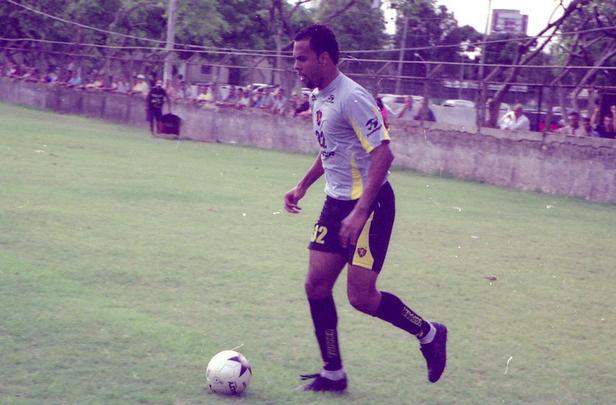 Pernambuco não teve o Náutico em 2004. O Sport venceu o Atlético-RO duas vezes (2 a 1 e 4 a 0) na estreia, mas perdeu na segunda fase. Perdeu uma (2 a 1) e empatou outra (0 a 0) contra o Americano. Alecsandro integrava o elenco leonino.