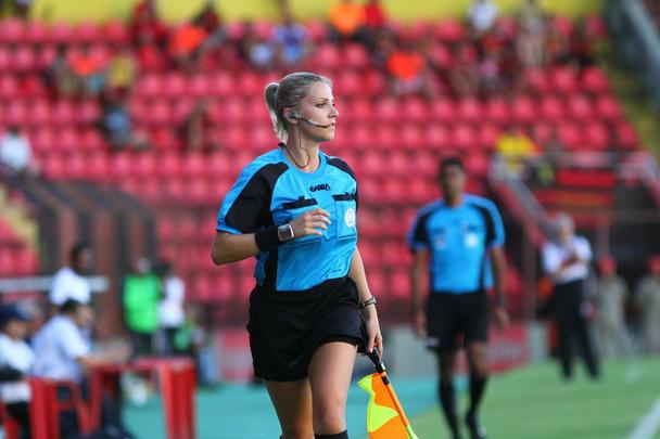 Sport e Santa Cruz fizeram um clássico bastante disputado na Ilha do Retiro