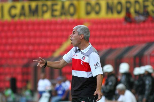 Sport e Santa Cruz fizeram um clássico bastante disputado na Ilha do Retiro