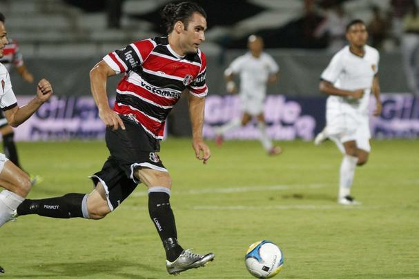 A terceira derrota seguida para o Sport veio em 19 de março, novamente pela Copa do Nordeste. O Santa foi eliminado ao perder por 2 a 1. O gol tricolor foi dele, no início do segundo tempo.