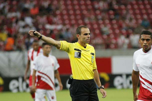 Veja as imagens com os lances do confronto na Arena Pernambuco, pela Copa do Brasil