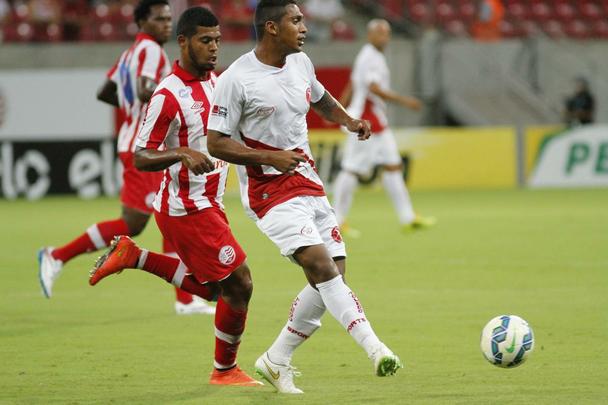 Veja as imagens com os lances do confronto na Arena Pernambuco, pela Copa do Brasil